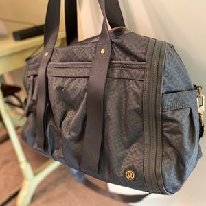 Lululemon In it to Win it Bag